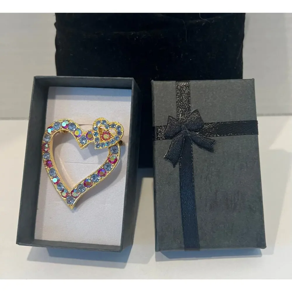 NWOT Vintage Multicolor Rhinestone Intertwined‎ Open Hearts Brooch Pin
